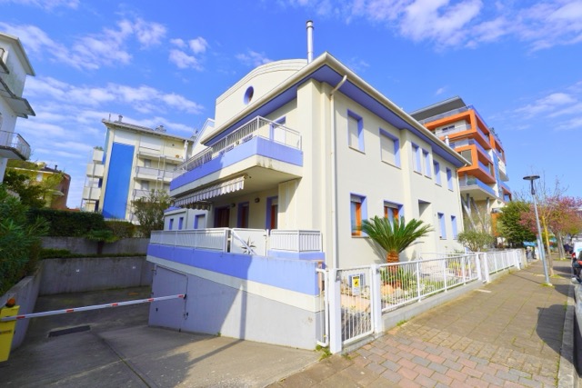 CENTRALISSIMO TRILOCALE A LIGNANO SABBIADORO