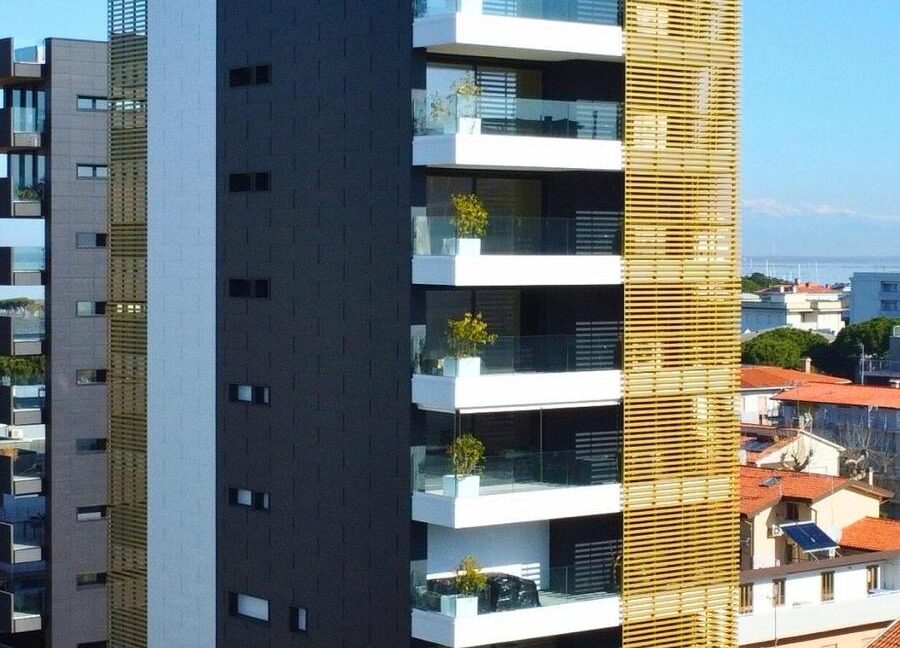 ae9cc6db-daed-4ef3-8c8a-ca29cf3bf78d